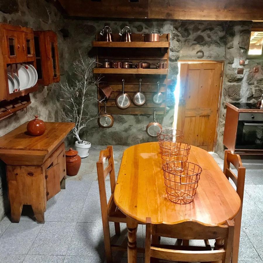 Quinta Dos Carvalhos The Wine House Farm In Center Of Lamego - Capital Of The Douro Villa Exterior photo
